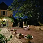 Maison De Charme Pour Huit A Neuf Personnes Proche Sarlat Et Vallee De La Dordogne Au Calme *