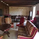 Maison De Charme Pour Huit A Neuf Personnes Proche Sarlat Et Vallee De La Dordogne Au Calme 度假居 维塔克