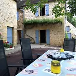 Maison De Charme Pour Huit A Neuf Personnes Proche Sarlat Et Vallee De La Dordogne Au Calme 度假居 维塔克