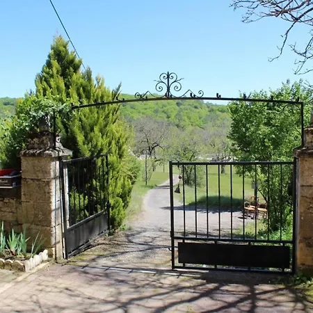 Maison De Charme Pour Huit A Neuf Personnes Proche Sarlat Et Vallee De La Dordogne Au Calme 度假居 维塔克