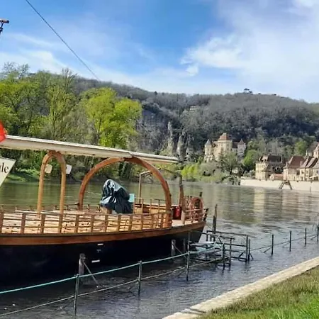 Maison De Charme Pour Huit A Neuf Personnes Proche Sarlat Et Vallee De La Dordogne Au Calme *