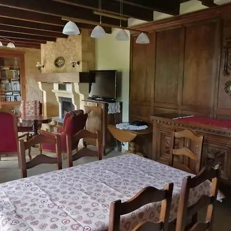 Maison De Charme Pour Huit A Neuf Personnes Proche Sarlat Et Vallee De La Dordogne Au Calme * Vitrac (Dordogne)