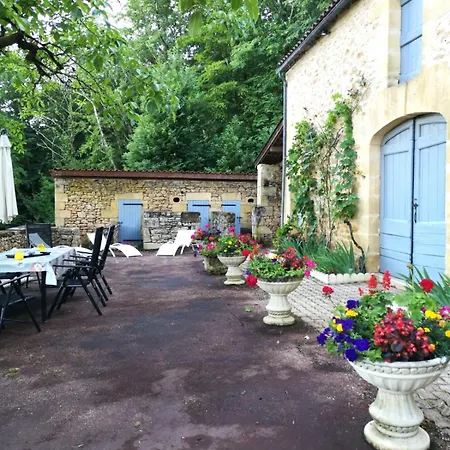 Maison De Charme Pour Huit A Neuf Personnes Proche Sarlat Et Vallee De La Dordogne Au Calme